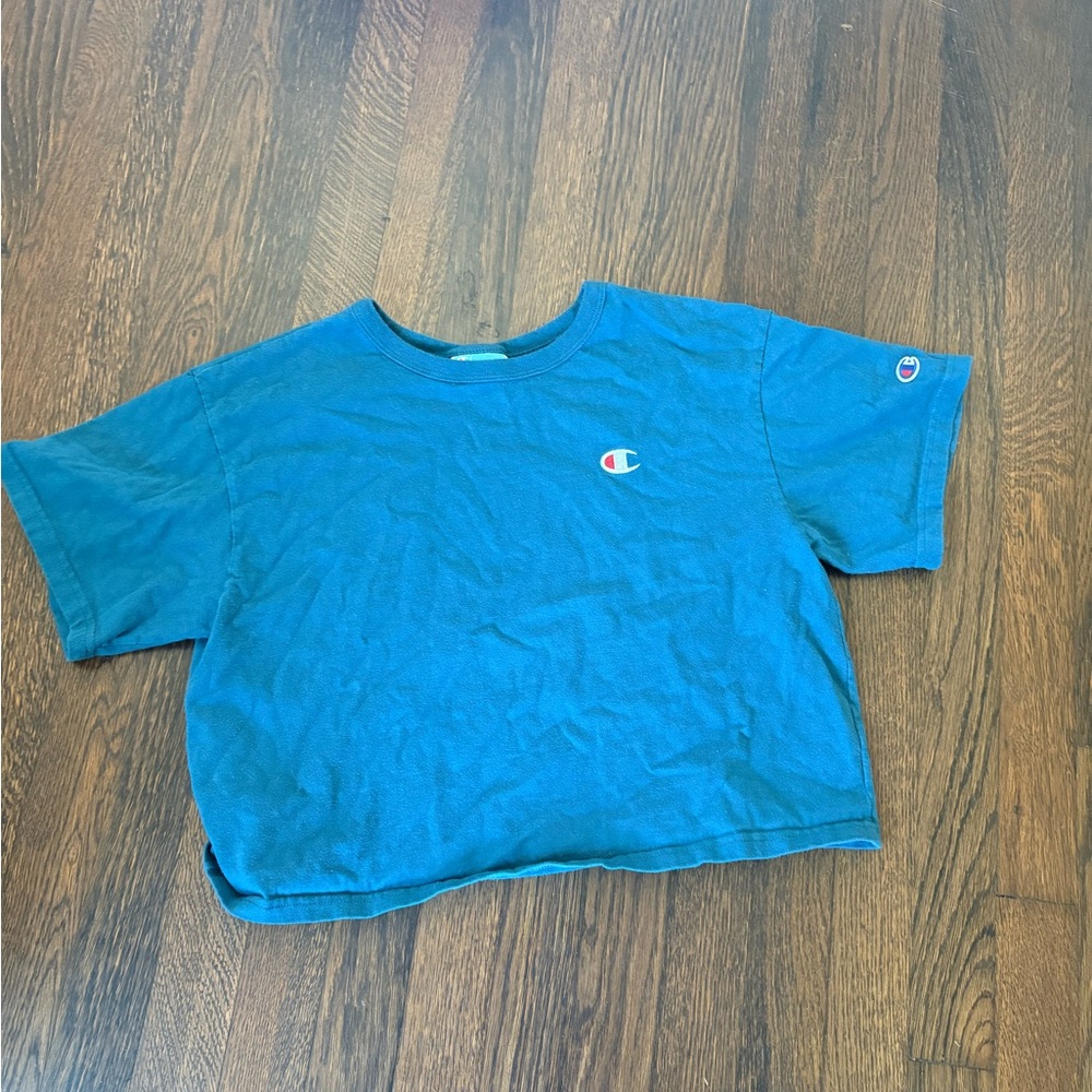 Champion women’s cropped blue shirt